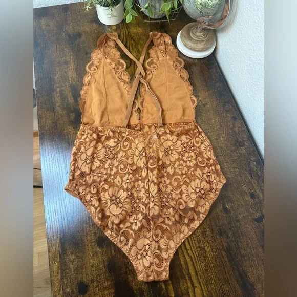 HAH Comin' in HAHT Lace Bodysuit in Brown Sugar - Picture 7 of 10